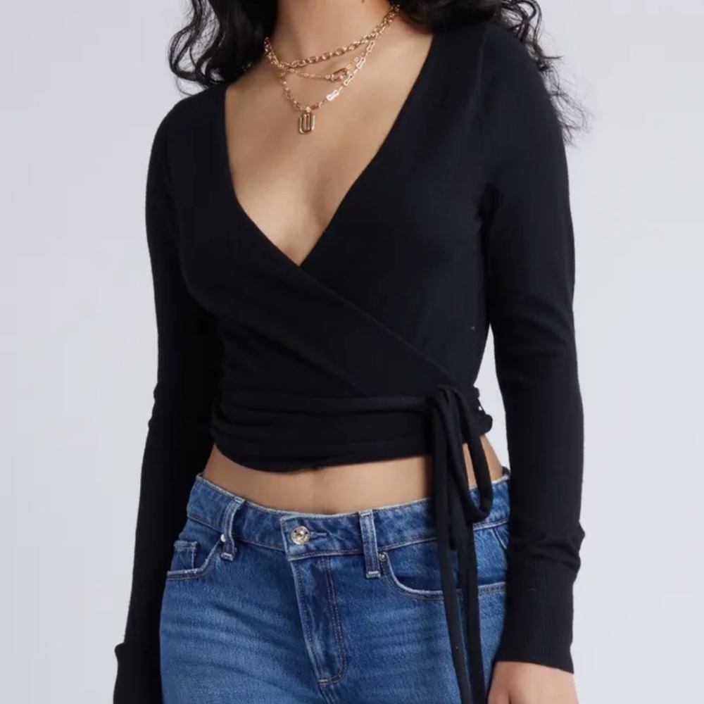 Express | black wrap top